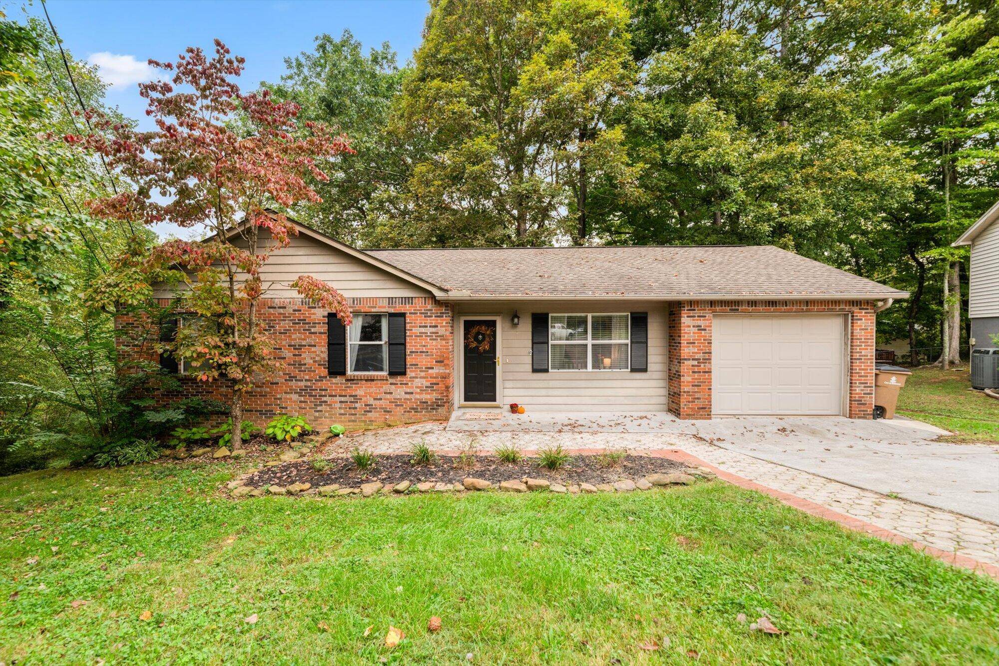 6224 Starhurst DR, Knoxville, TN 37921