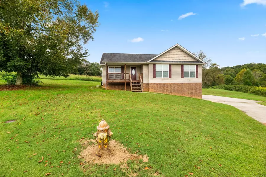 148 Union Hill LN, Athens, TN 37303