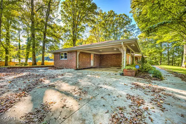 Oliver Springs, TN 37840,141 Midway DR