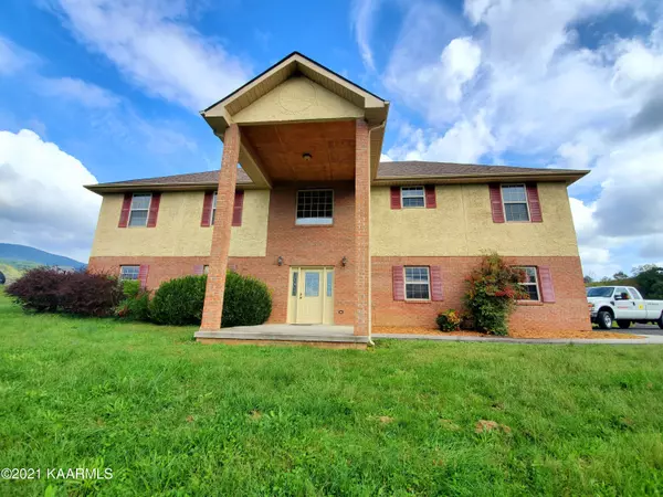 315 Rowlett Tr, Ewing, VA 24248