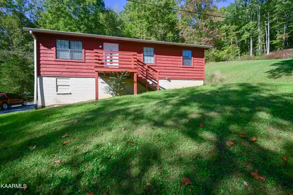 149 Longview DR, Harriman, TN 37748