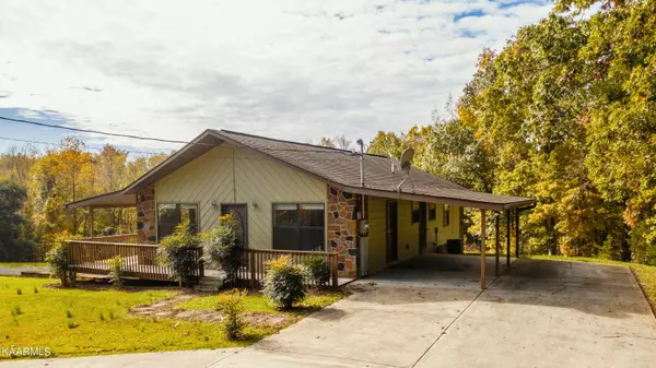 Sevierville, TN 37876,111 Finchum LN