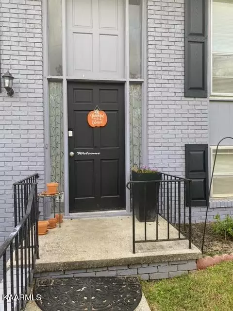 Knoxville, TN 37921,6139 Cougar DR