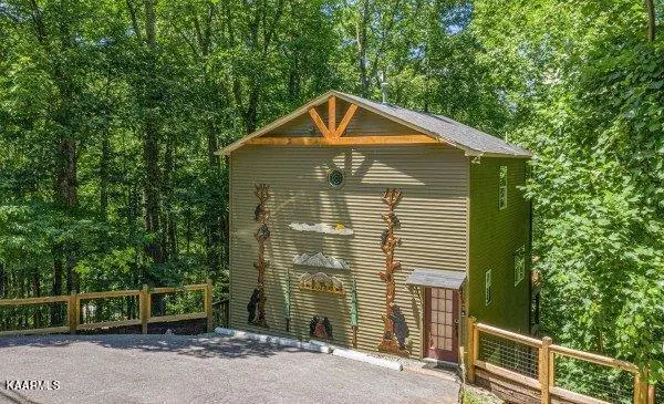 1341 Baden DR, Gatlinburg, TN 37738