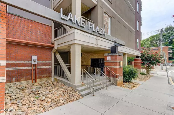 1735 Lake Ave #APT 606, Knoxville, TN 37916