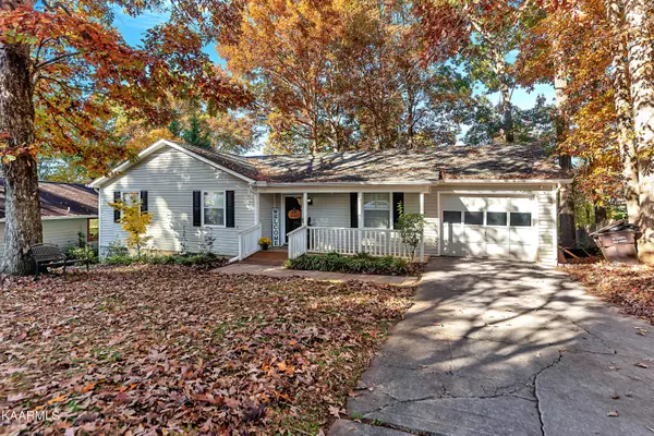 817 Tree Trunk Rd, Knoxville, TN 37934