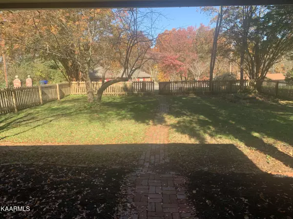 Knoxville, TN 37918,6825 Cochise DR