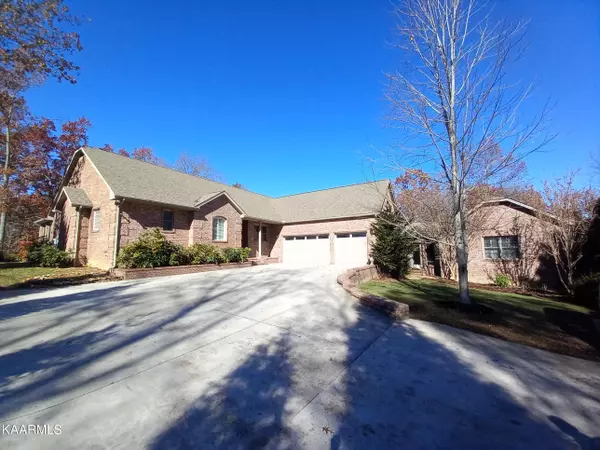 54 Fairway CT, Crossville, TN 38571