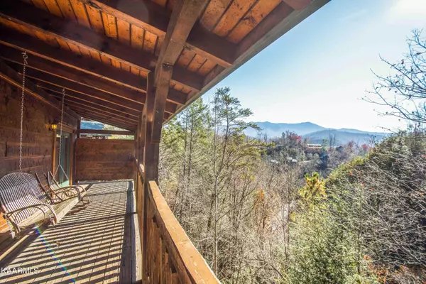 Gatlinburg, TN 37738,810 Great Smoky WAY