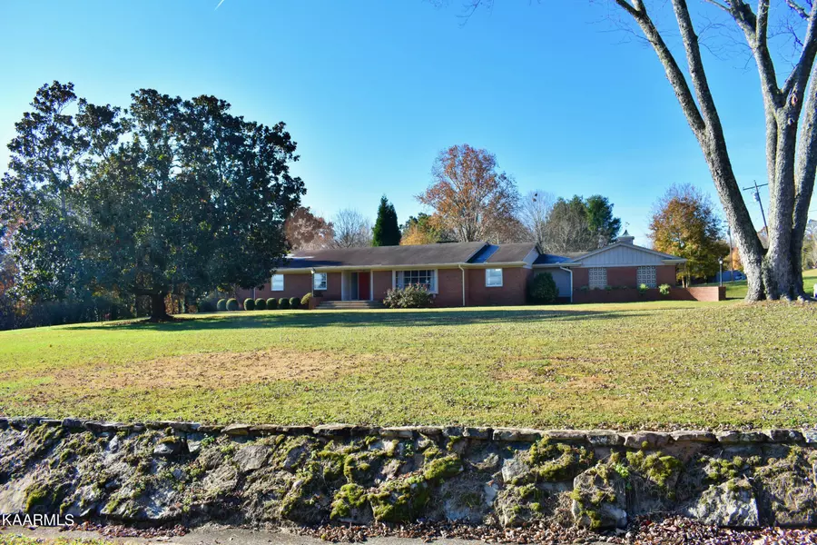 153 Aqua LN, Spring City, TN 37381