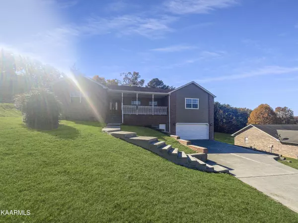 1856 Big Buck LN, Sevierville, TN 37876