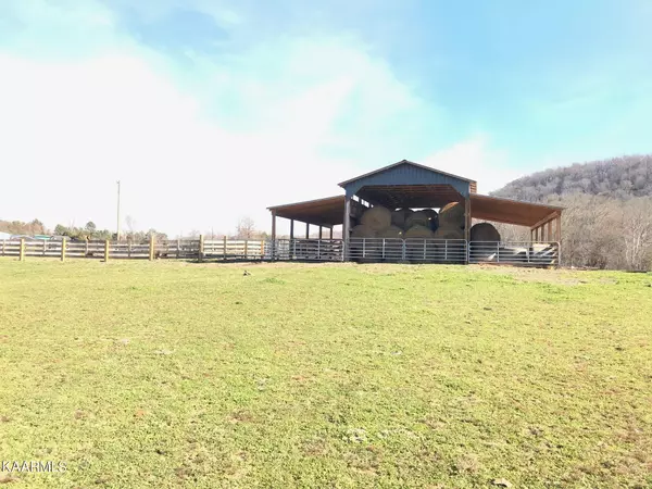 451 County Road 105, Athens, TN 37303