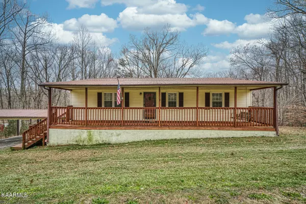 2641 Buckner Rd, Monterey, TN 38574