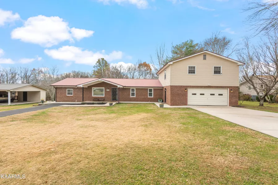 393 Nugget St, Sparta, TN 38583