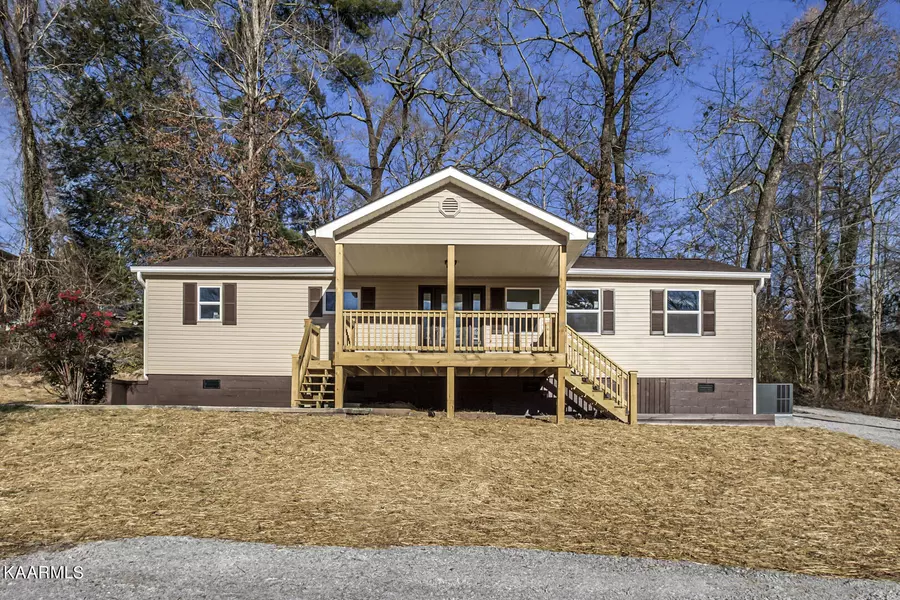 310 Nelson St, Rockwood, TN 37854