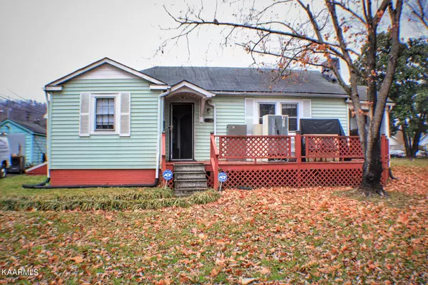 3725 Walker Blvd, Knoxville, TN 37917