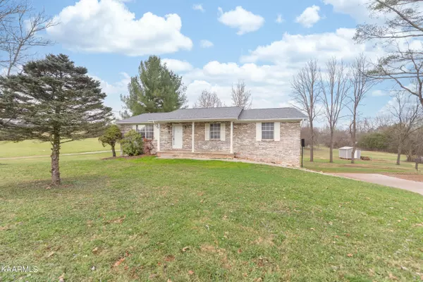 8409 Emory Rd, Corryton, TN 37721