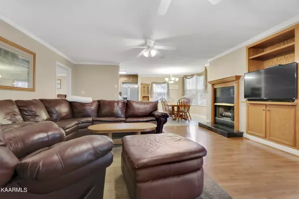 Clinton, TN 37716,203 Rutherford CT