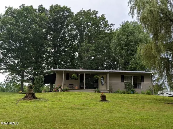 3392 Phillips Flats Rd, Oneida, TN 37841