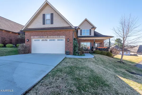 312 Royal Oaks DR, Maryville, TN 37801