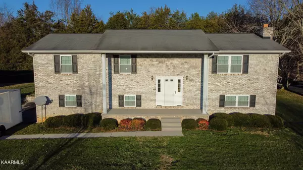 8408 Graceland Rd, Corryton, TN 37721