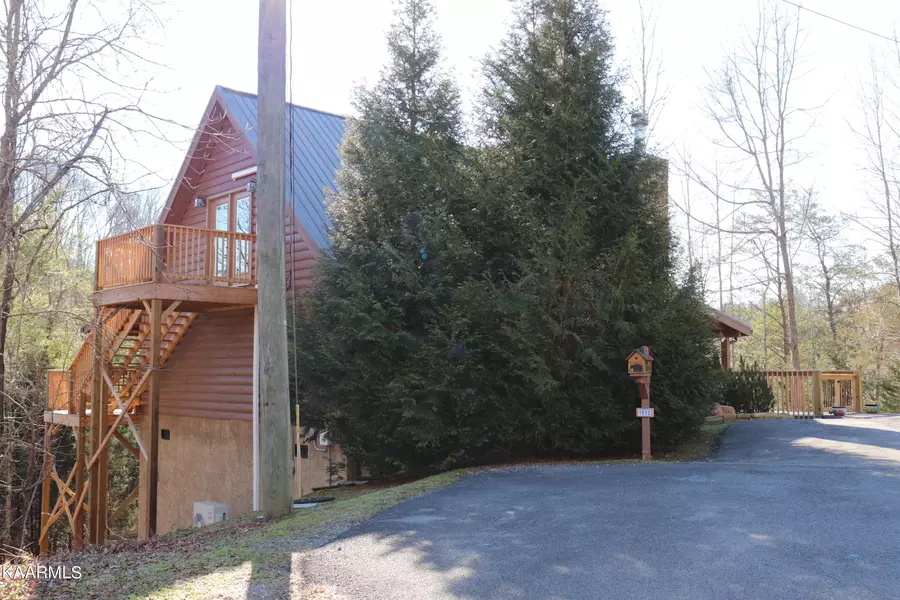 1613 White Halo CT, Sevierville, TN 37876