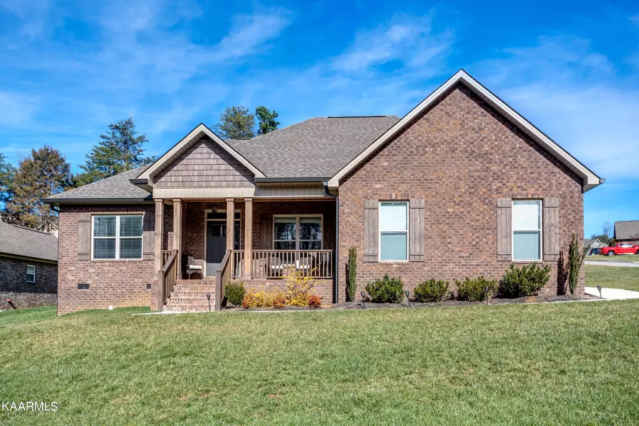 664 Carrington Blvd, Lenoir City, TN 37771