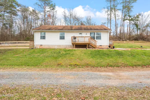 4916 Shipe Rd, Corryton, TN 37721