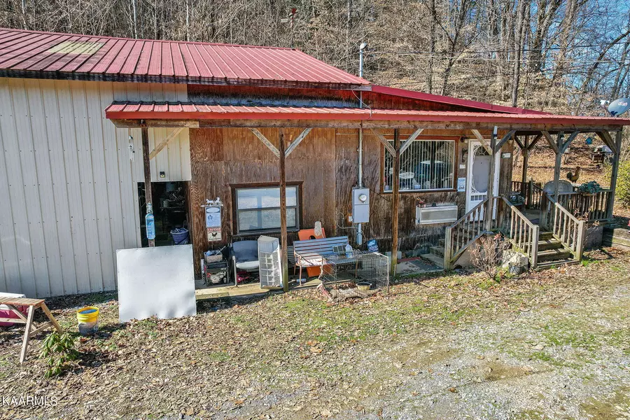 1033 Coops Rd, Newport, TN 37821