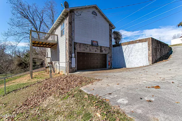 Kodak, TN 37764,338 Woods View CIR