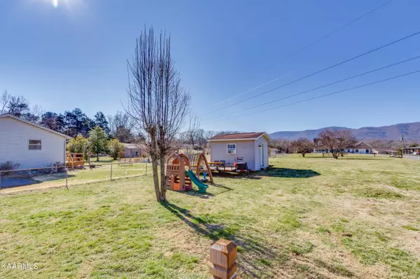 Jacksboro, TN 37757,190 Crescent LN