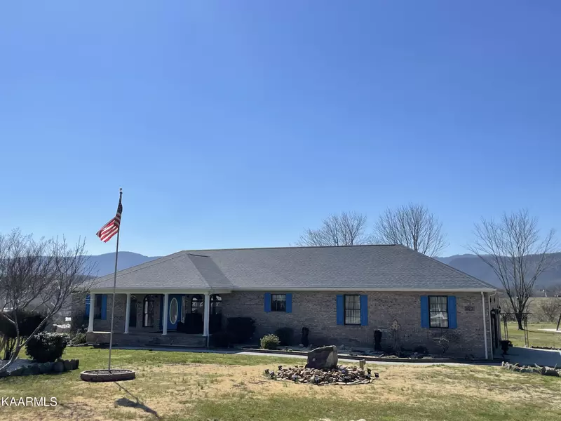 259 Perkins LN, Jacksboro, TN 37757