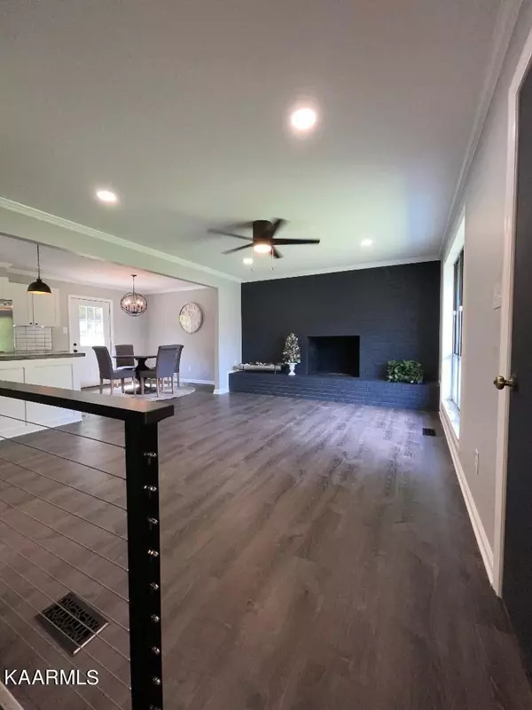 Seymour, TN 37865,423 Humphrey DR