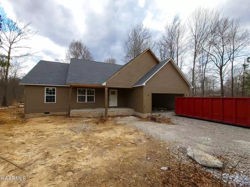 640 Hickory LN, Sparta, TN 38583