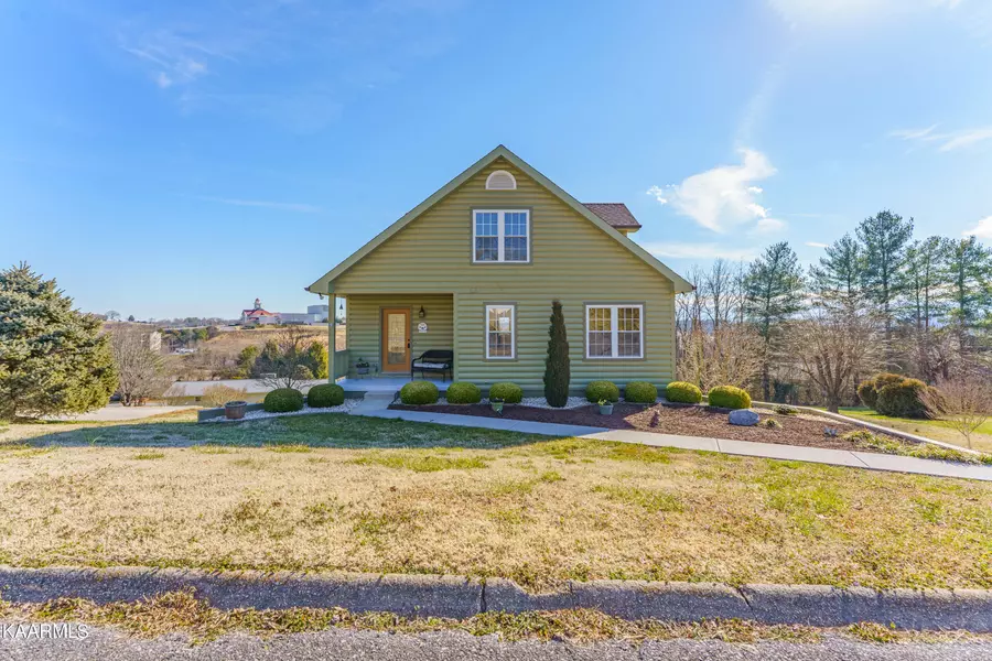 329 Ironwood DR, Kodak, TN 37764