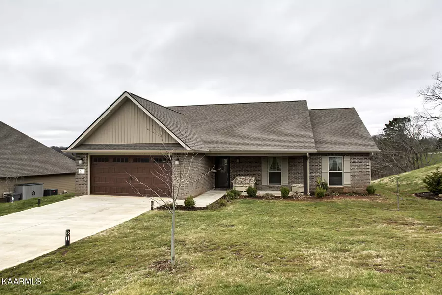 211 Montgomery Farms DR, Friendsville, TN 37737