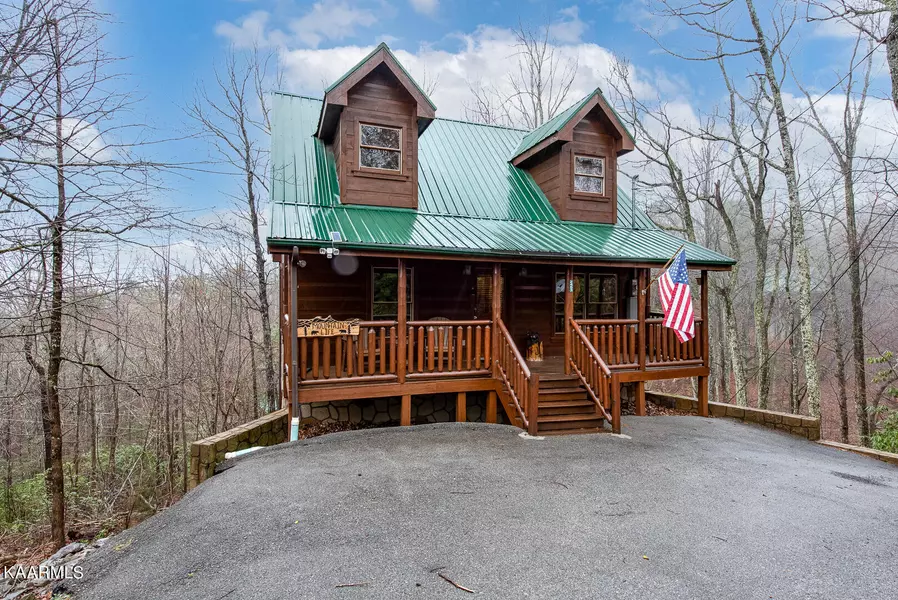 2453 N Schoolhouse Gap Rd, Sevierville, TN 37876