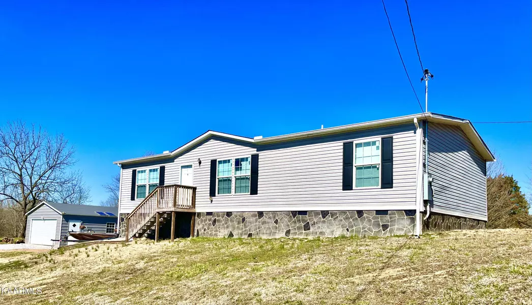 275 Elizabeth LN, Strawberry Plains, TN 37871