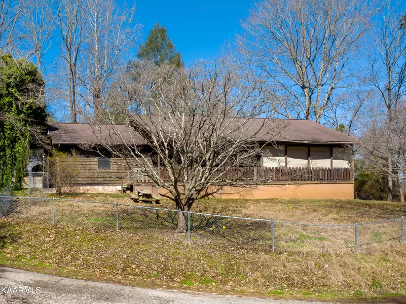 104 Lakeview LN, Maynardville, TN 37807