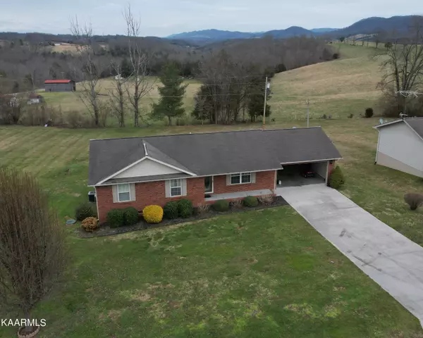 Tazewell, TN 37879,139 Emory LN