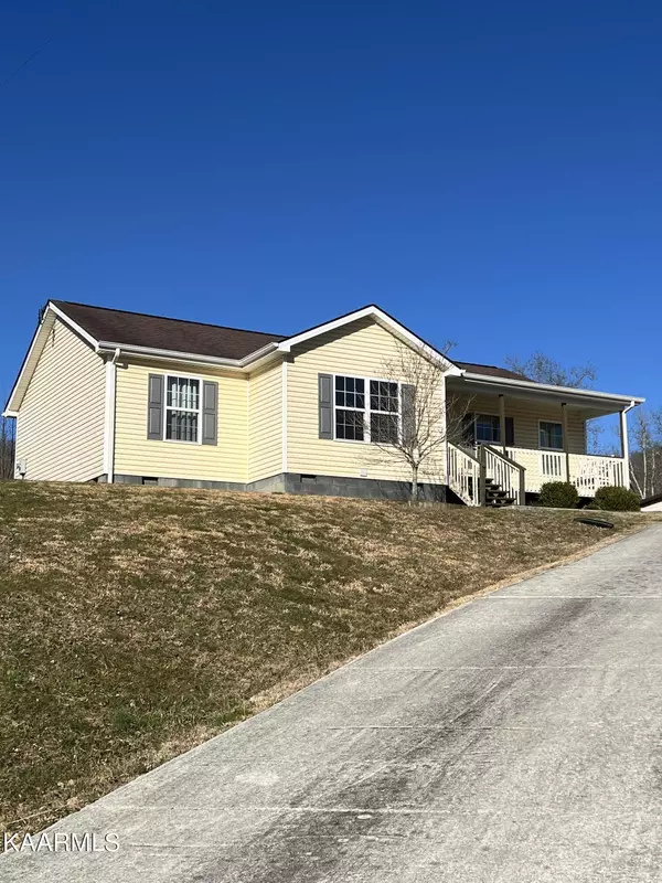 140 Hickory LN, Middlesboro, KY 40965