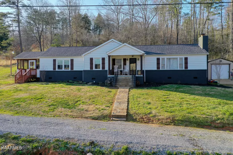 224 Millers Cove Rd, Walland, TN 37886