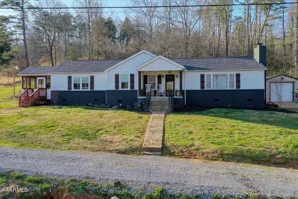 224 Millers Cove Rd, Walland, TN 37886