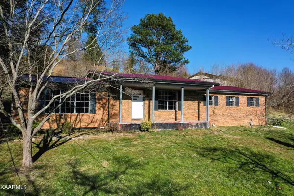 200 Helton LN, New Tazewell, TN 37825