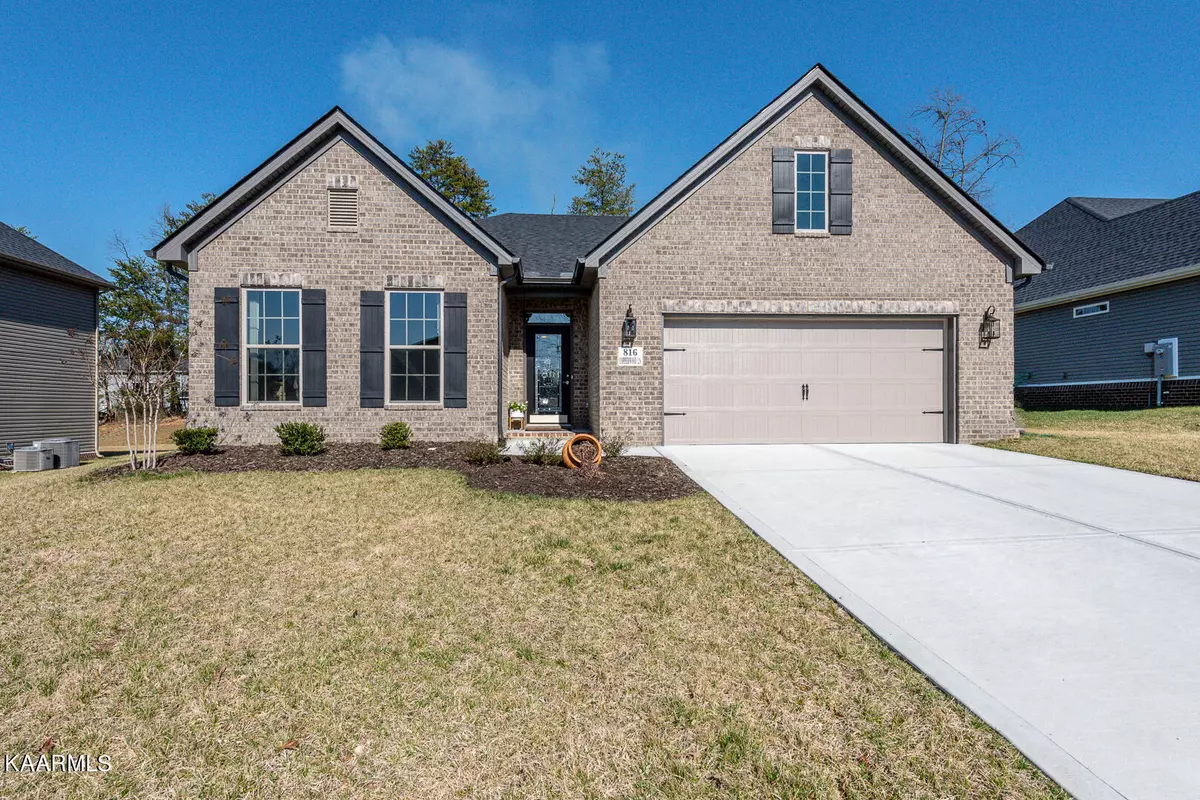 Maryville, TN 37801,816 Copperwood LN