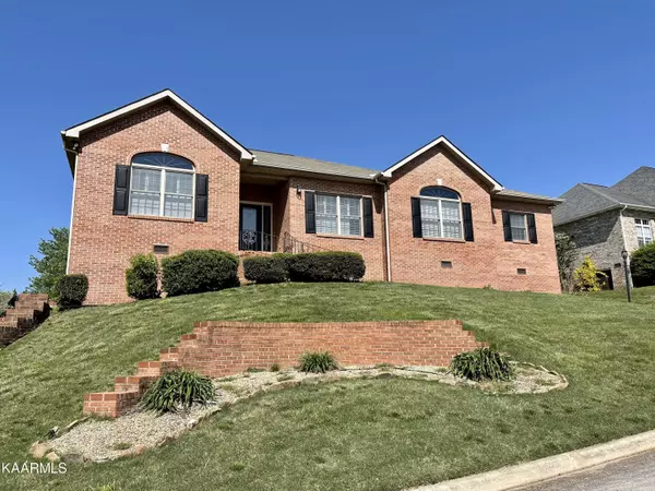 909 Saint Johns DR, Maryville, TN 37801