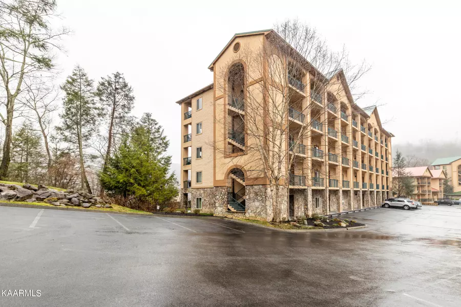 120 Bon Air DR #UNIT 4042, Gatlinburg, TN 37738