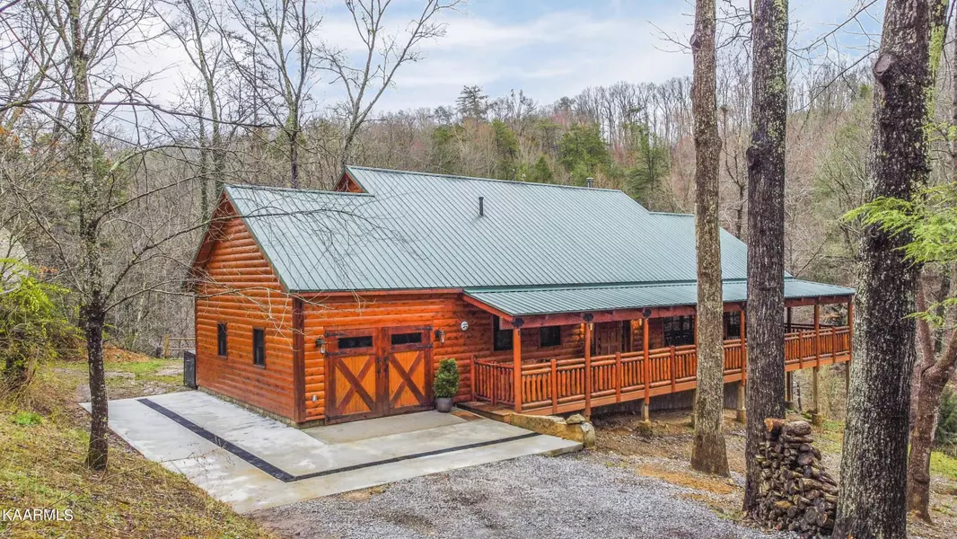 414 Swaying Pines DR, Sevierville, TN 37876