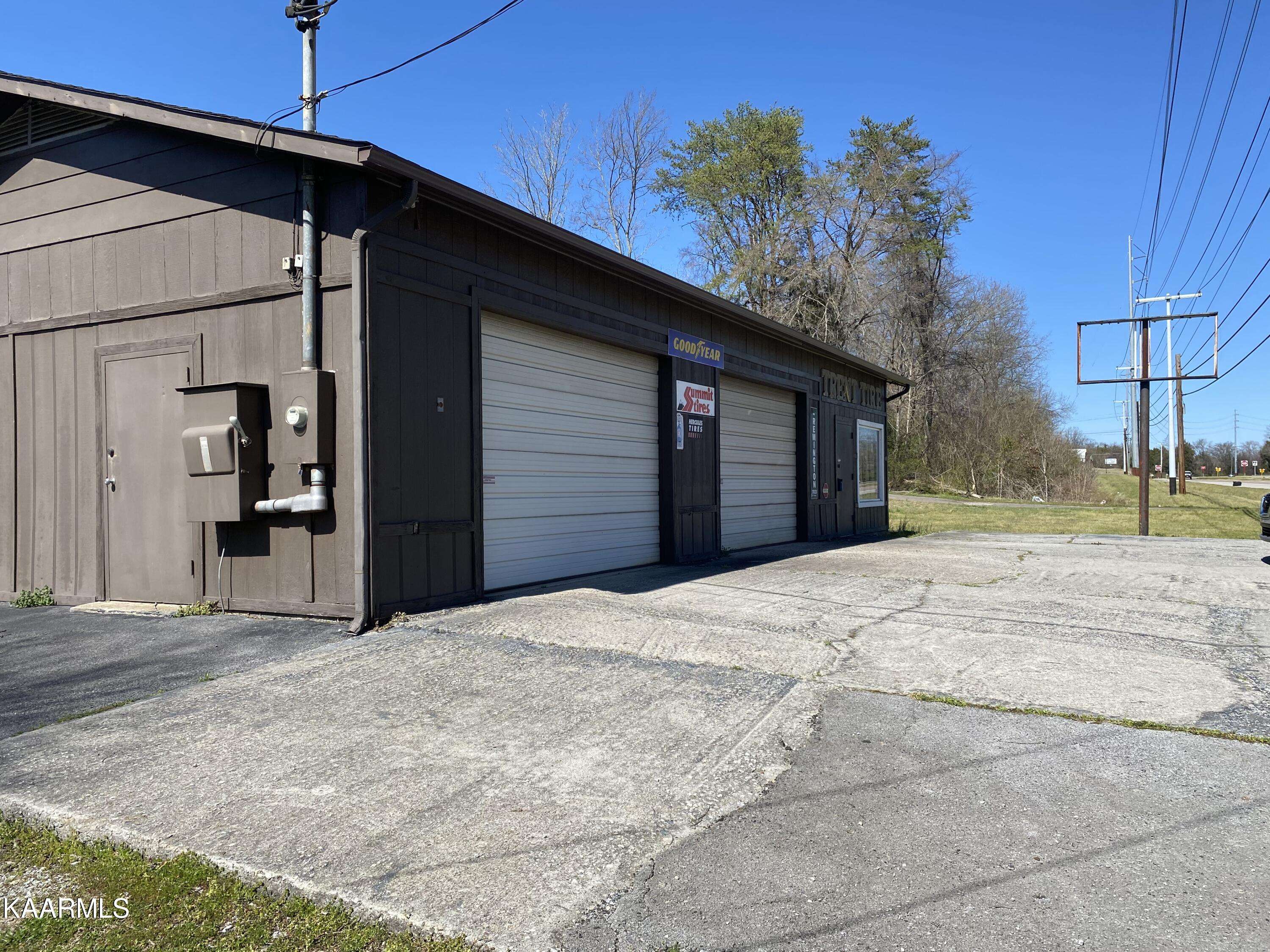 1013 Andrew Johnson Hwy, Strawberry Plains, TN 37871