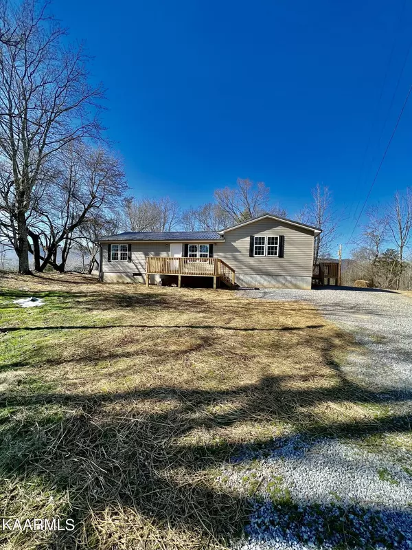 3406 Back Valley Rd, Speedwell, TN 37870